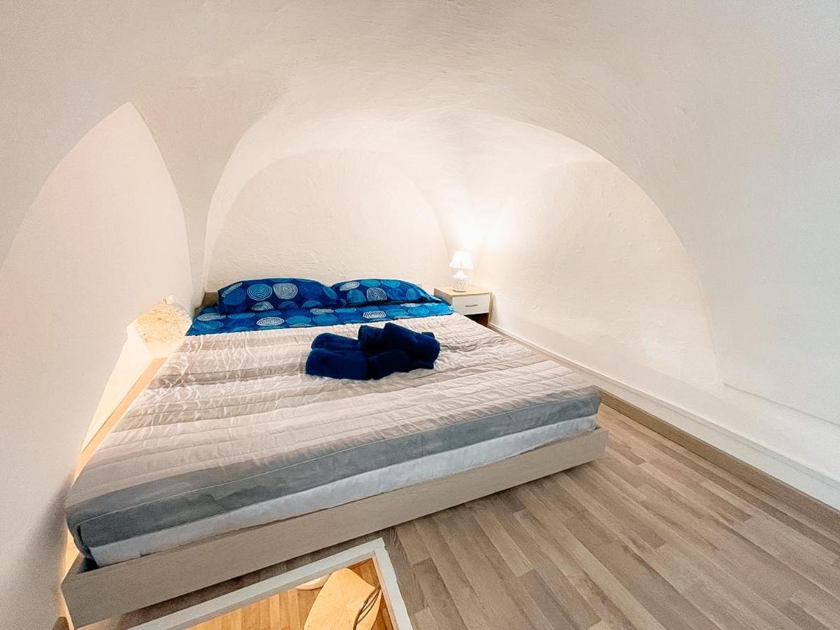 La Petit Maison Остуні Екстер'єр фото